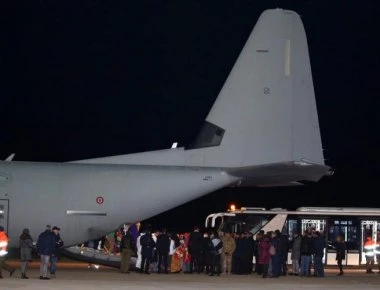 9 άνθρωποι έχασαν τη ζωή τους σε συγκρούσεις ένοπλων οργανώσεων κοντά στο αεροδρόμιο στη Λιβύη